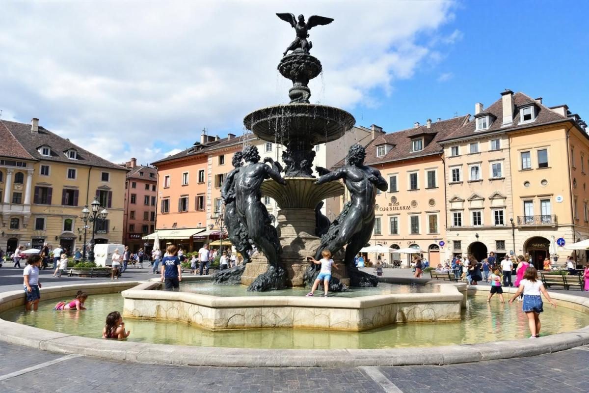 Cette cité alsacienne rappelle les contes de fées avec ses maisons à colombages fleuries