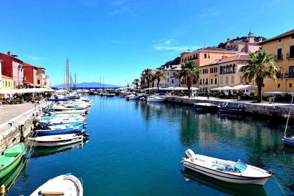 Ce port discret du Var remplace Saint-Tropez sans ruiner votre budget