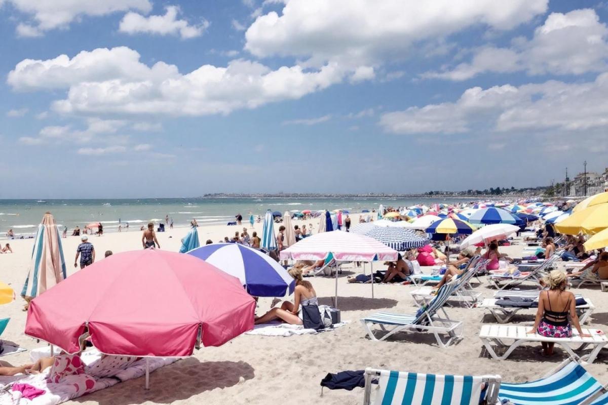 La station balnéaire normande qui séduit les Parisiens, entre Deauville et Cabourg